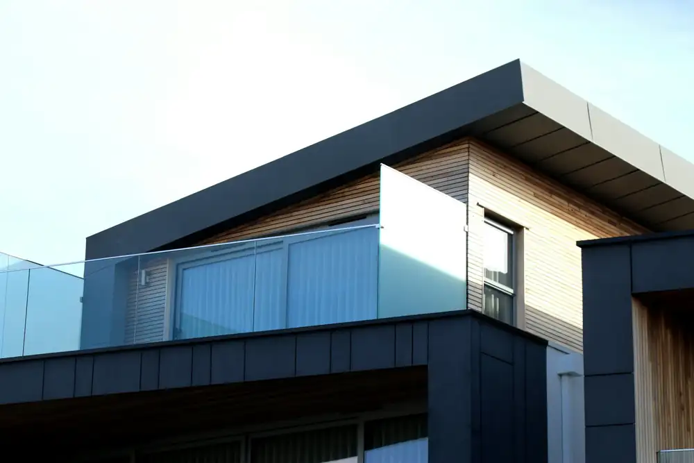 Modern Vancouver-area home exterior with custom glazing installed by Evolution Glazing